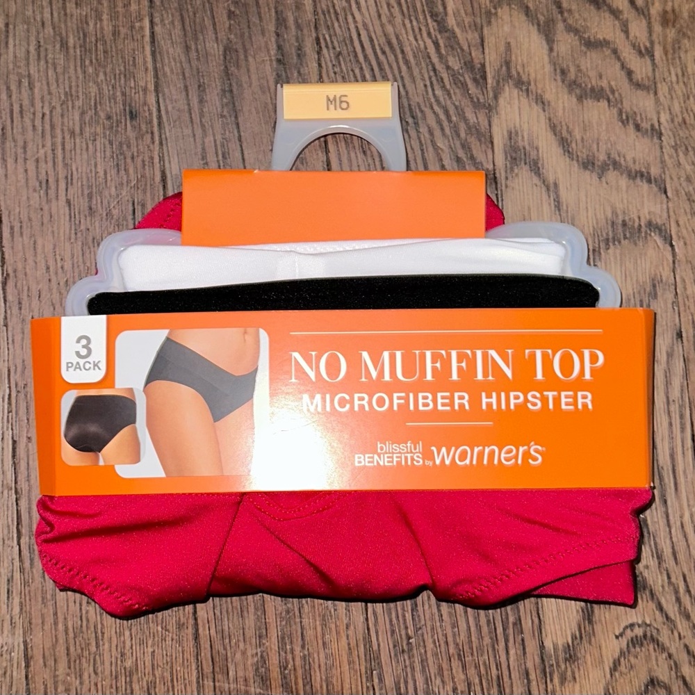 Warner’s No Muffin Top Microfiber Hipster panties size M.